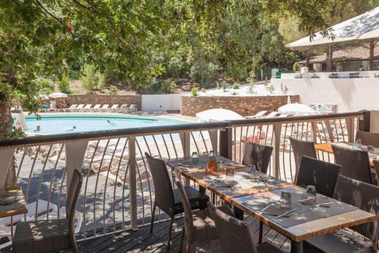 Les Restanques Vue Mer Roses 1070 Rez De Jardin Grimaud Exterior foto